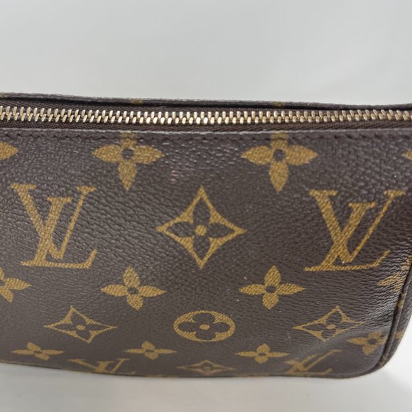 •SOLD•  Louis Vuitton Monogram Pochette Accessories - Picture 3 of 15